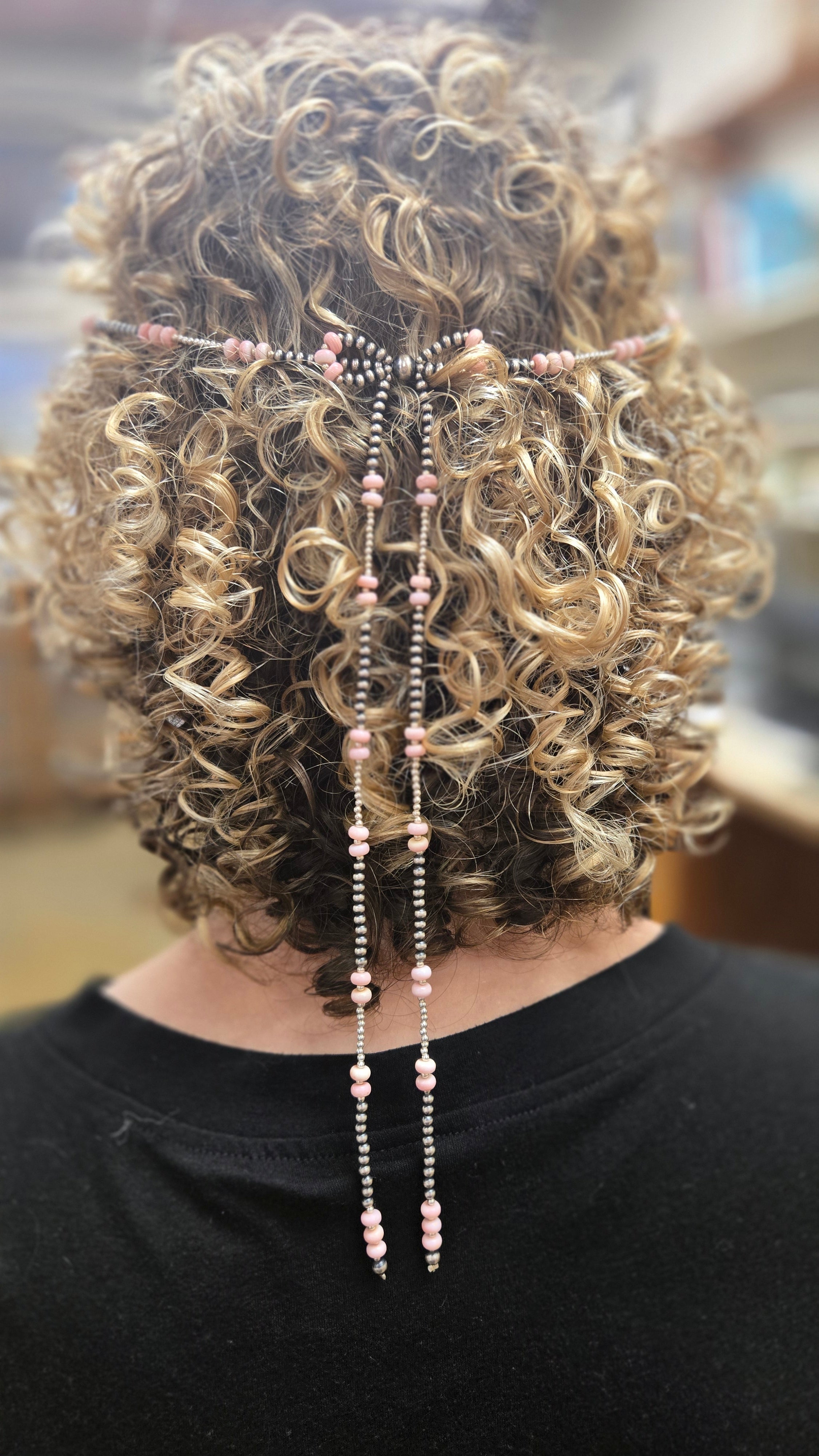 Pearl with pink conch bow choker/hair accessory