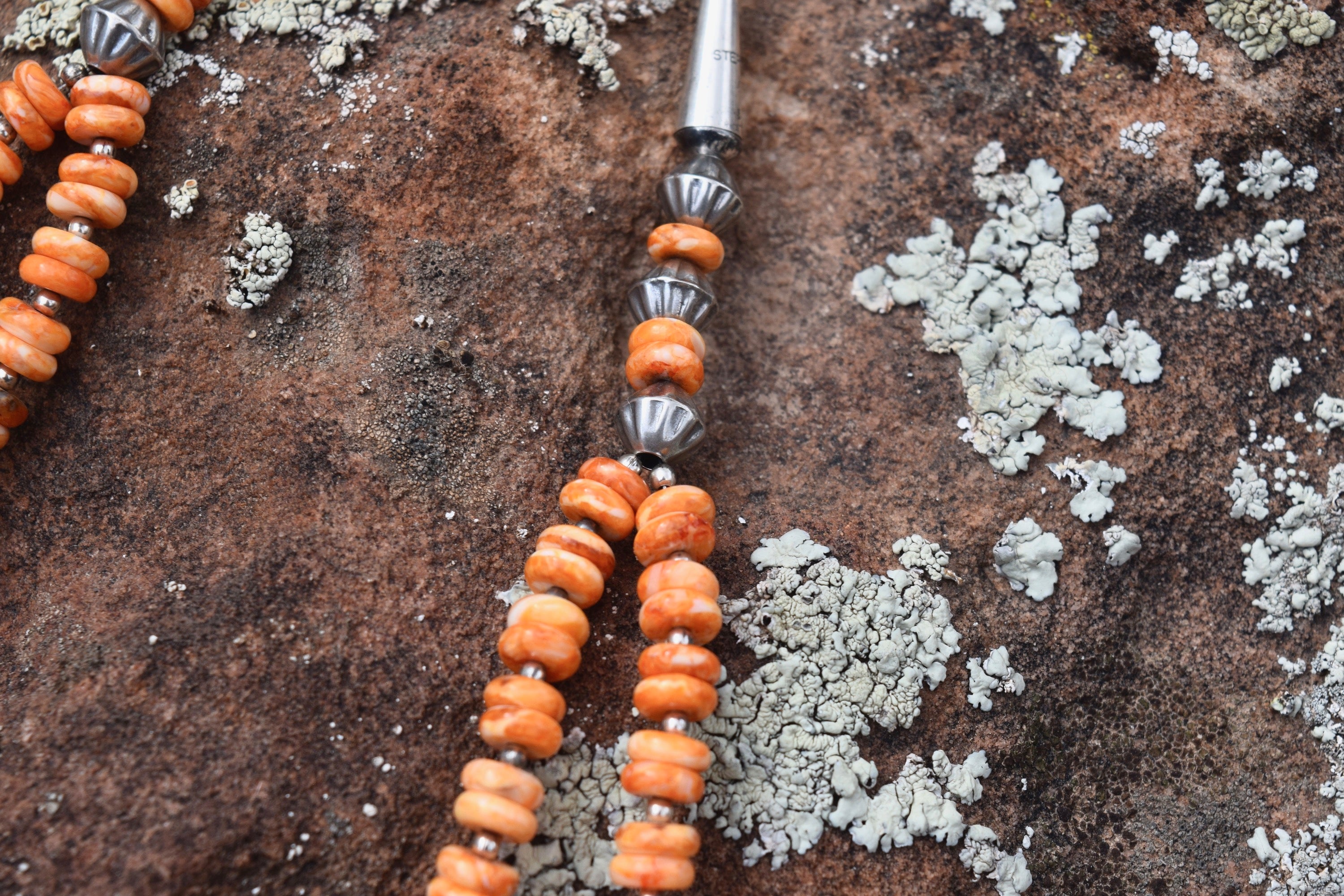 ORANGE SHELL AND SILVER NECKLACE