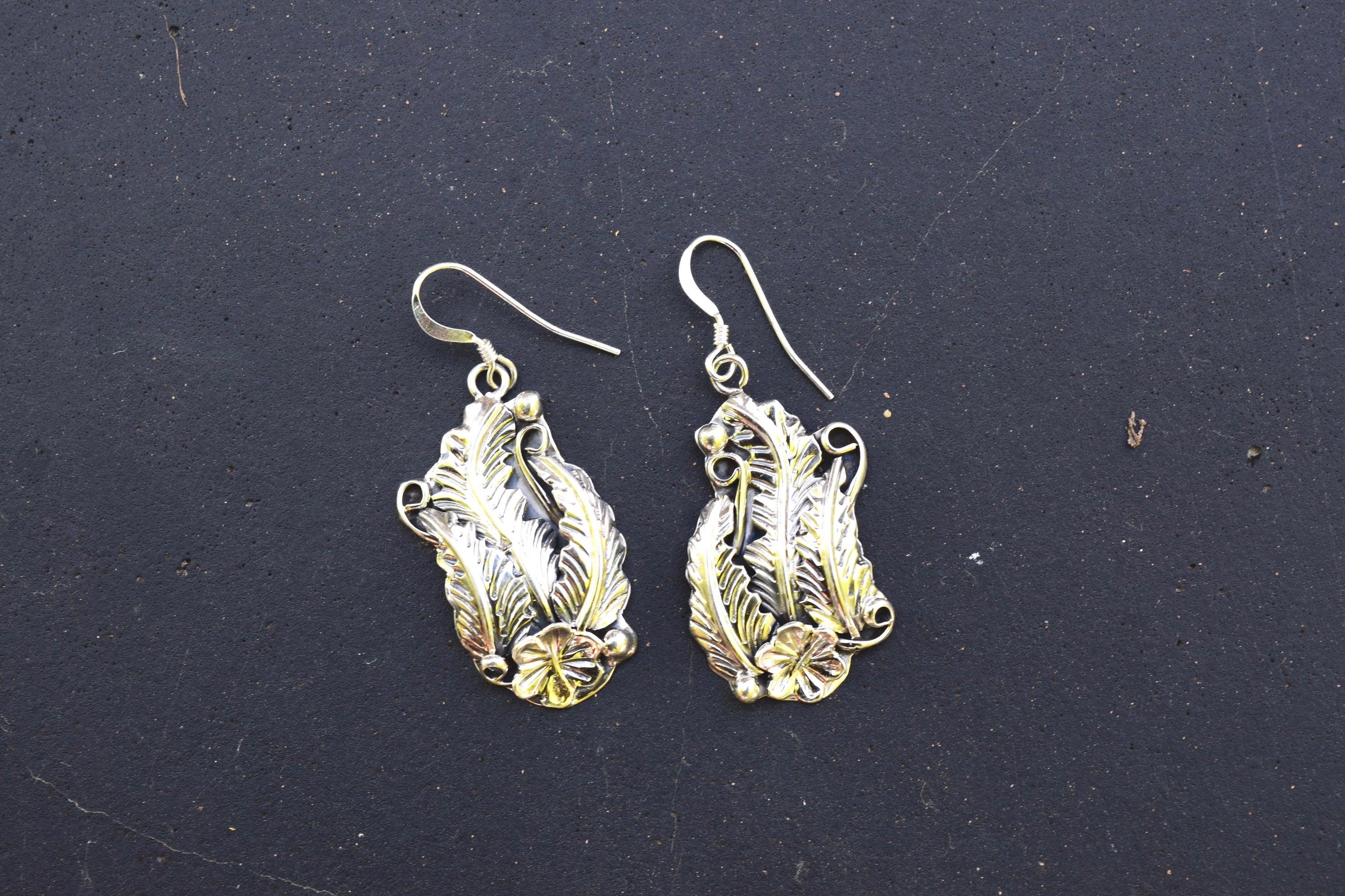 VINTAGE ALL SILVER FEATHER EARRINGS FROM THE RODGERS COLLECTION