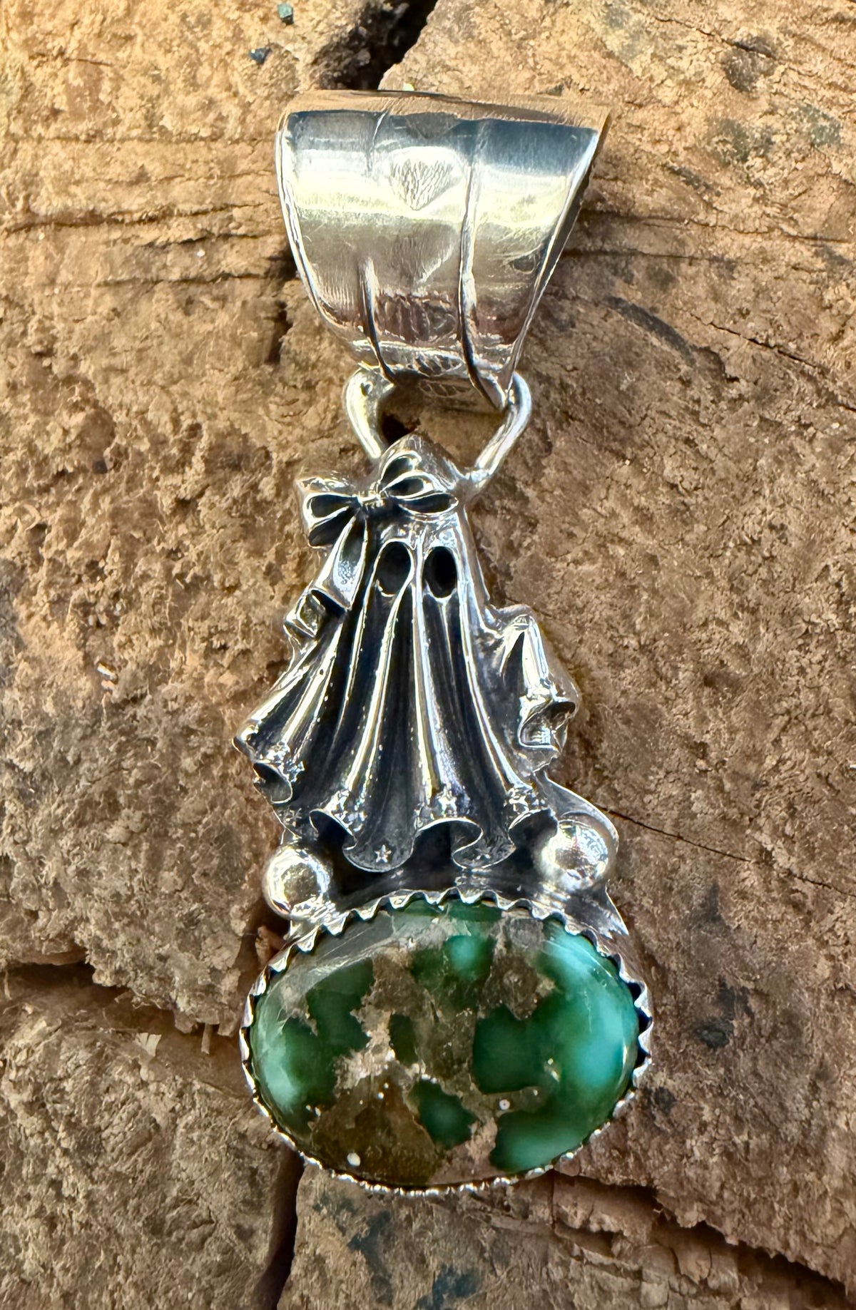 SASSY GHOST PENDANT