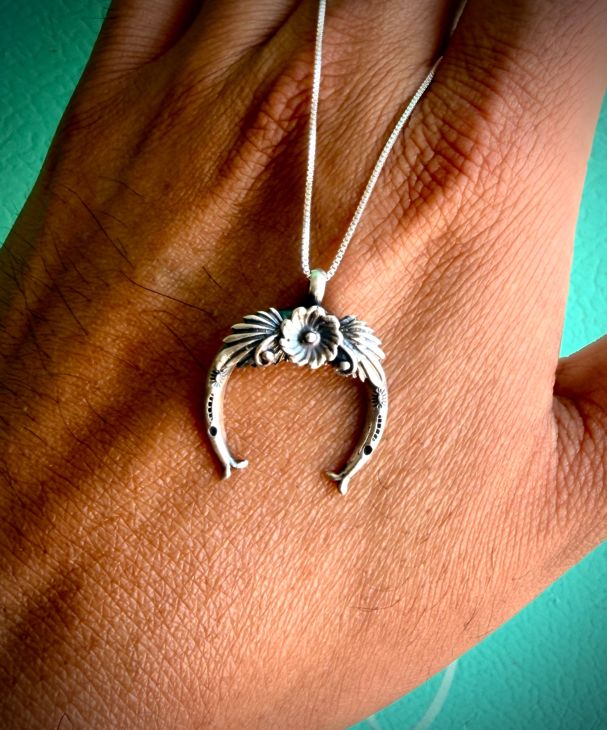 Flower Leaf Naja Necklace