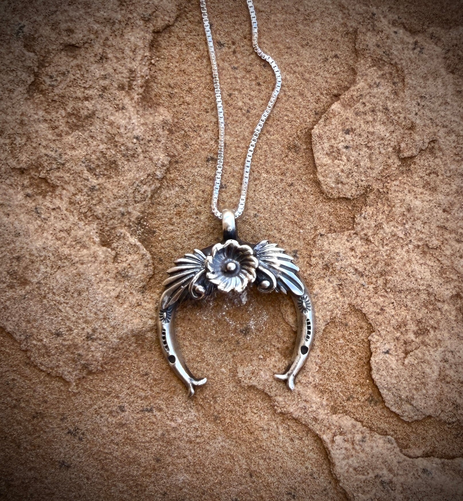 Flower Leaf Naja Necklace