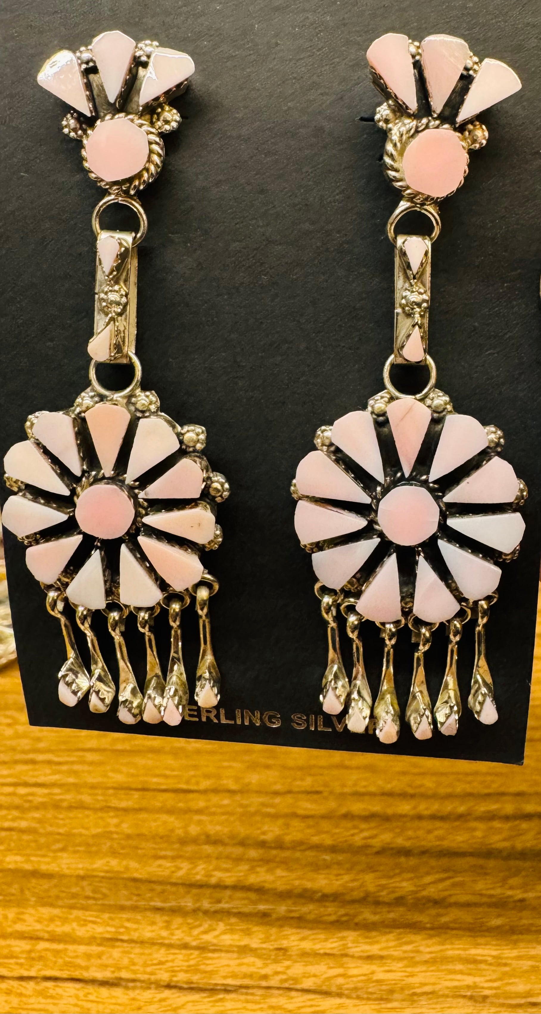 Dangling Daisy Earrings