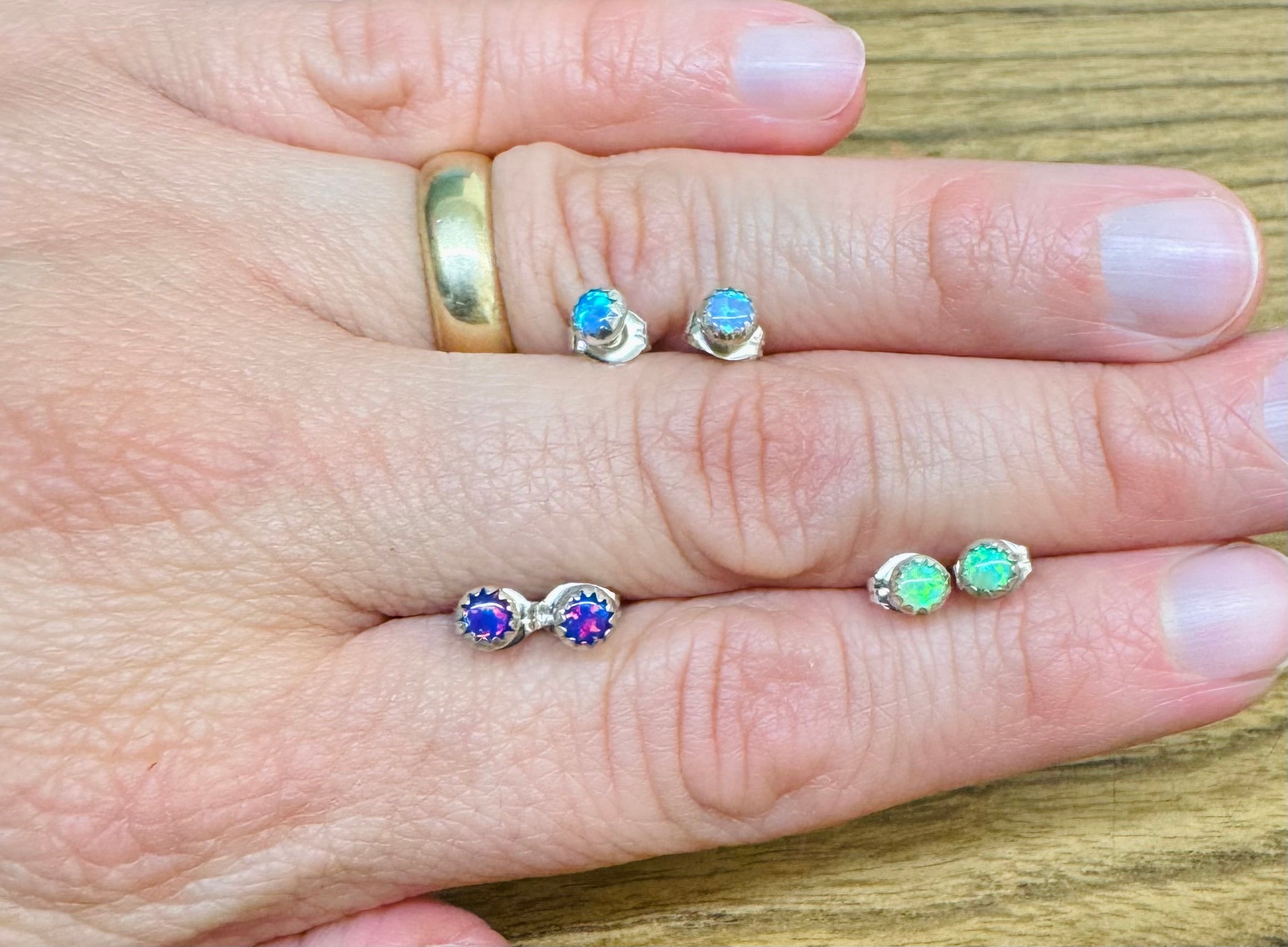 Mini Barbie Opal Stud