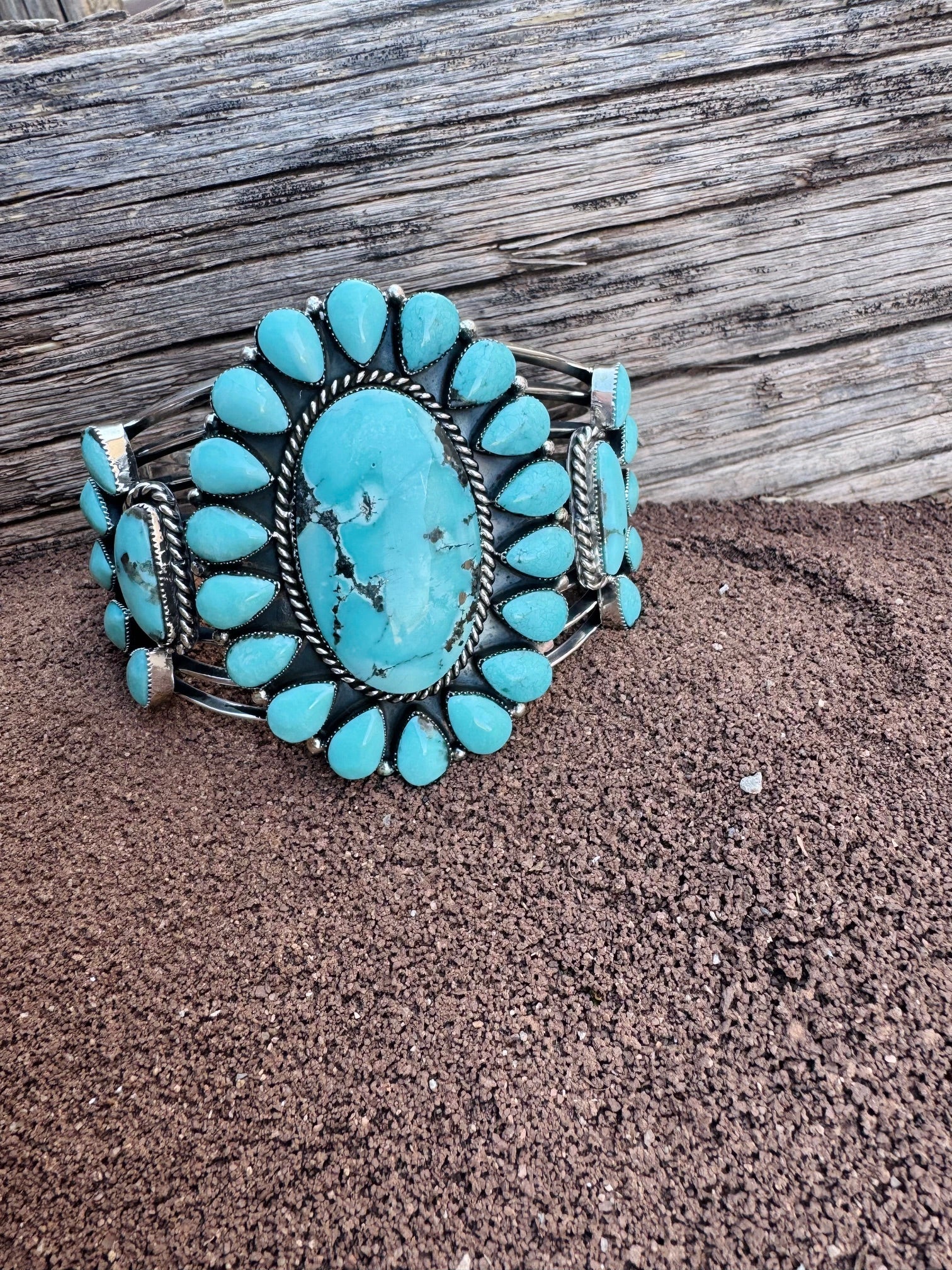 Large Oval Cluster Cuff