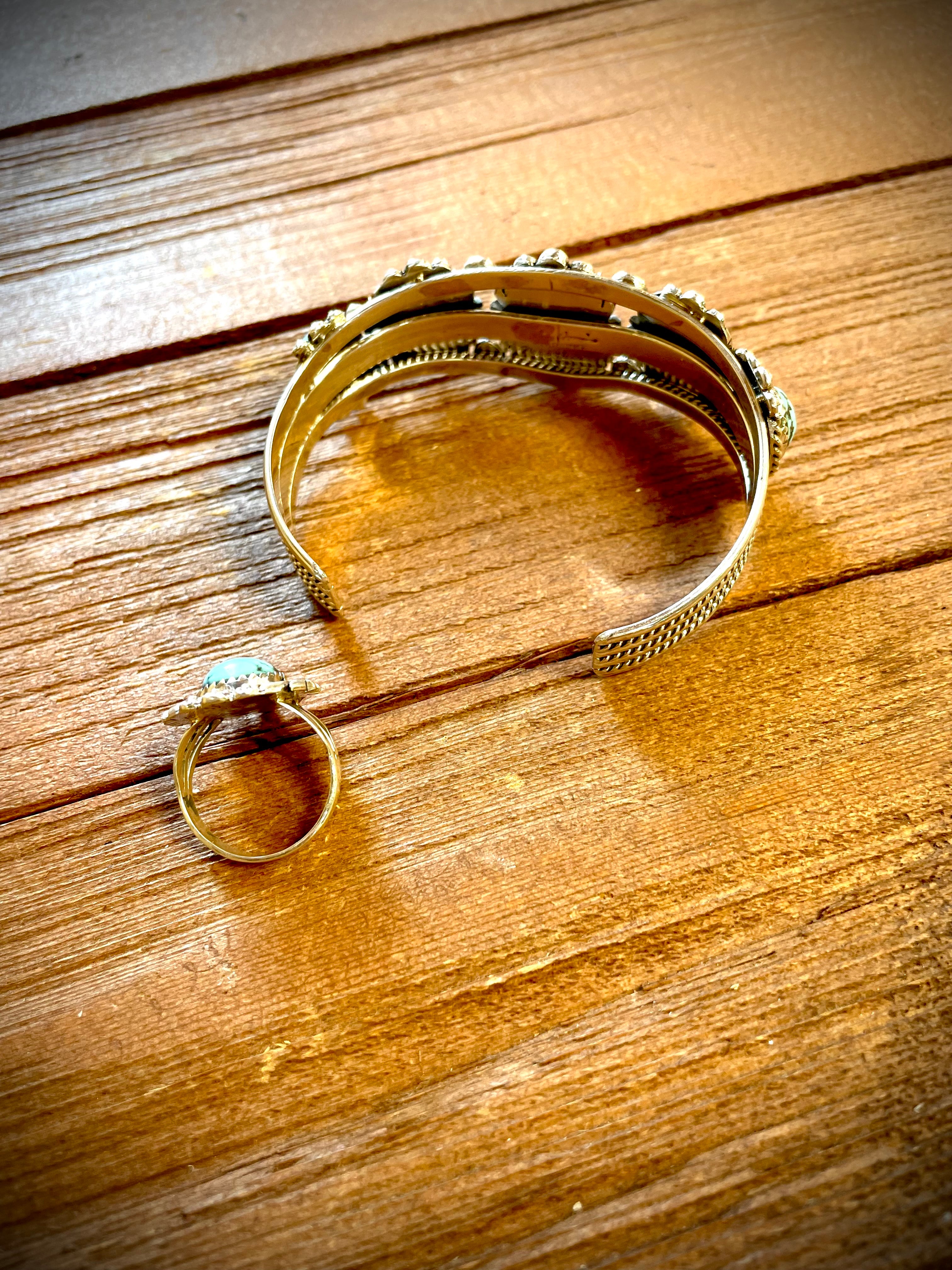 Feelin' the Feelin' Blue Turquoise Cuff and Ring Set