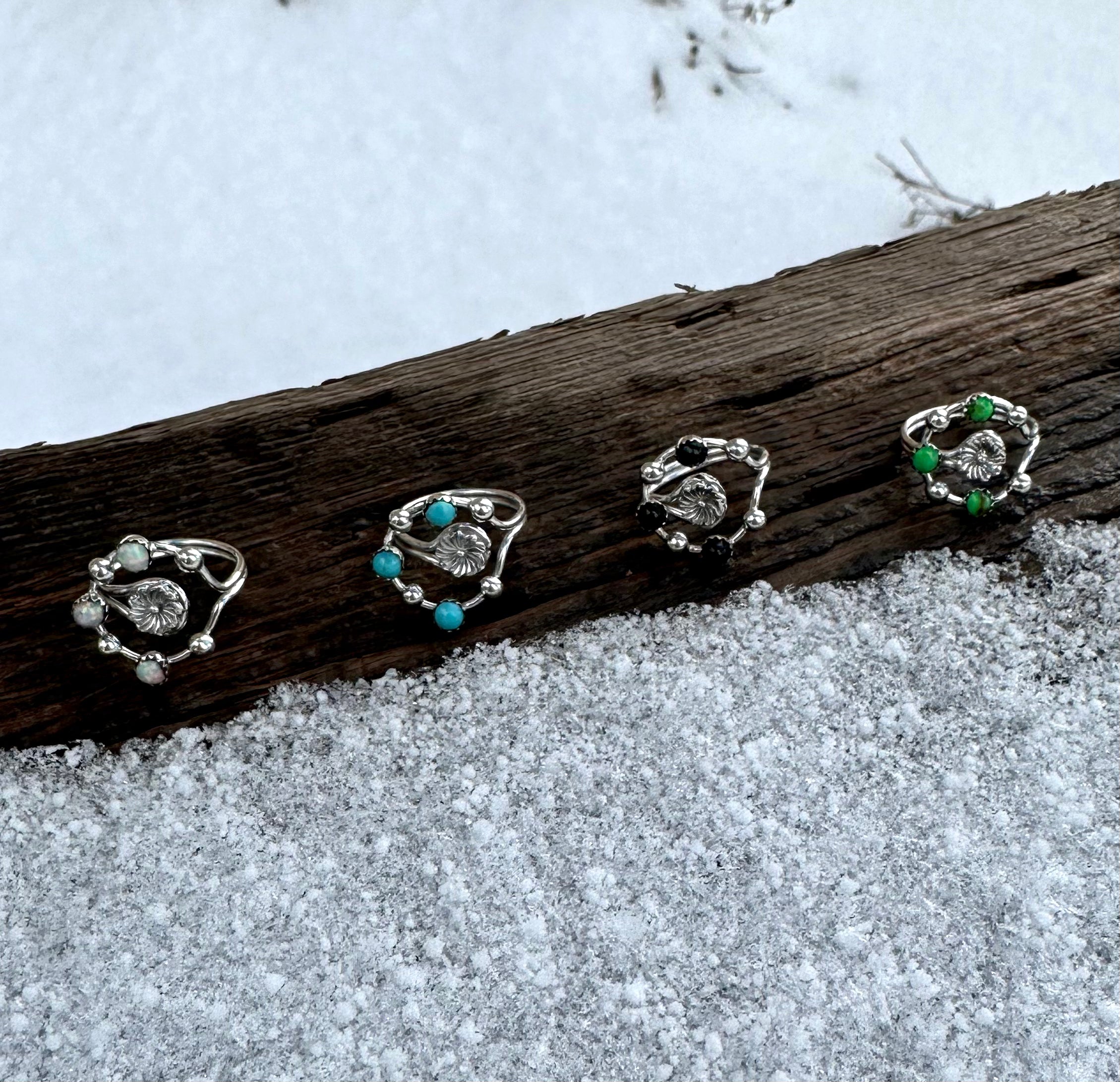 Adjustable 3 Stone Flower Power