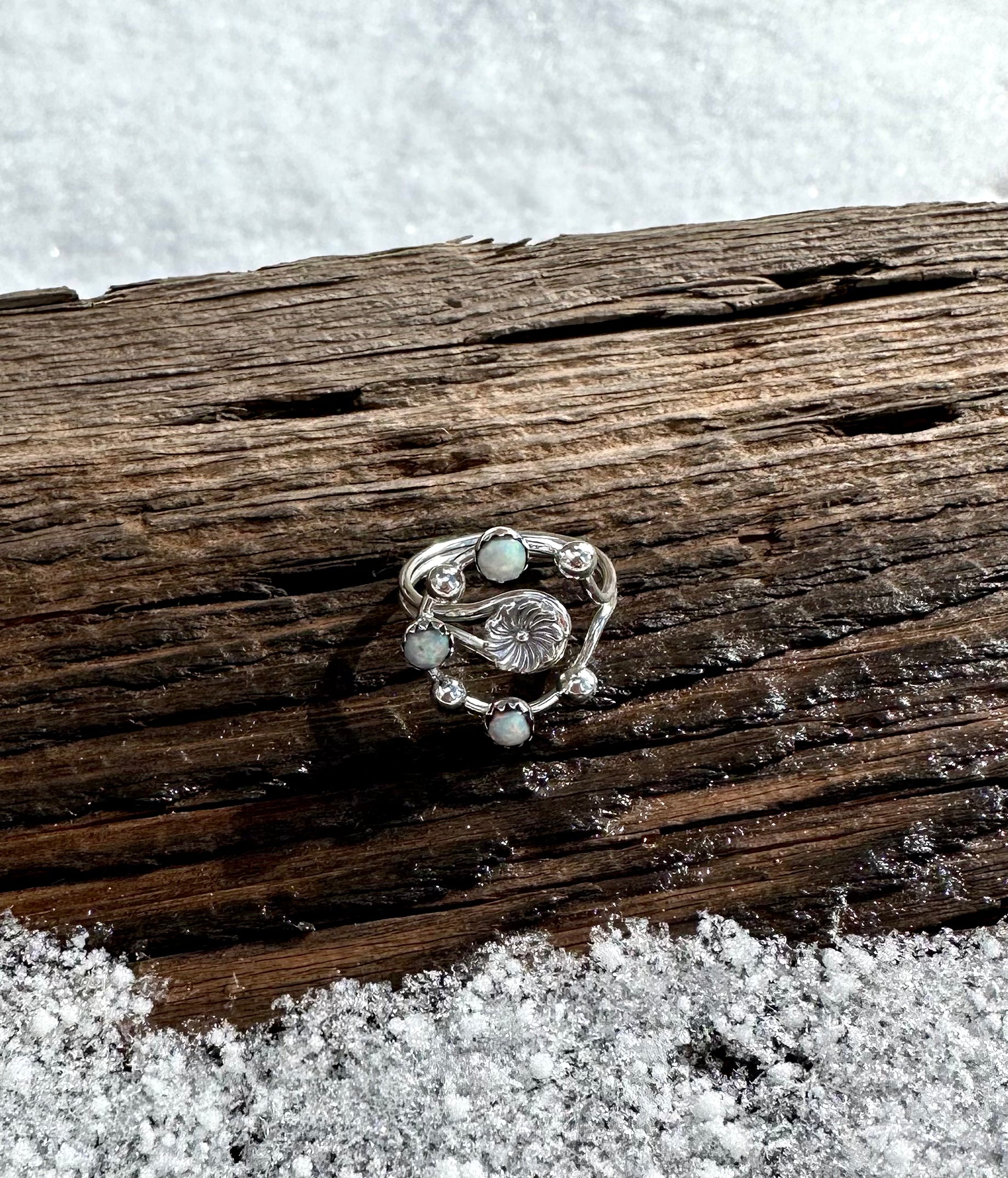 Adjustable 3 Stone Flower Power