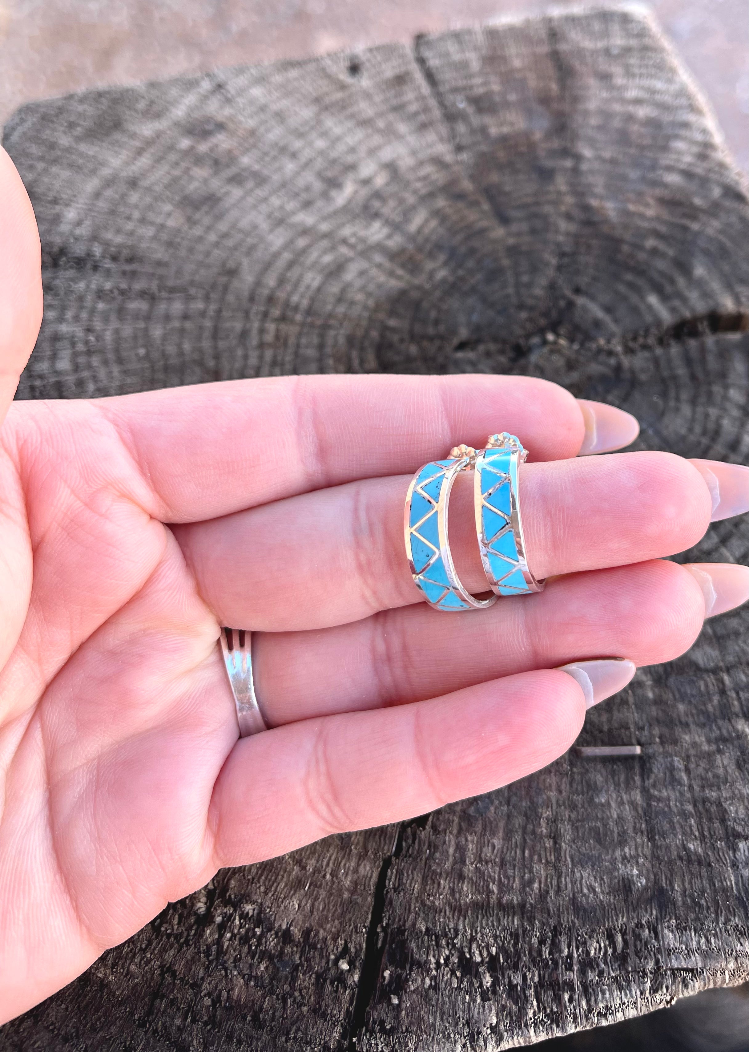 Zig Zag Zuni Hoop Hugger Medium