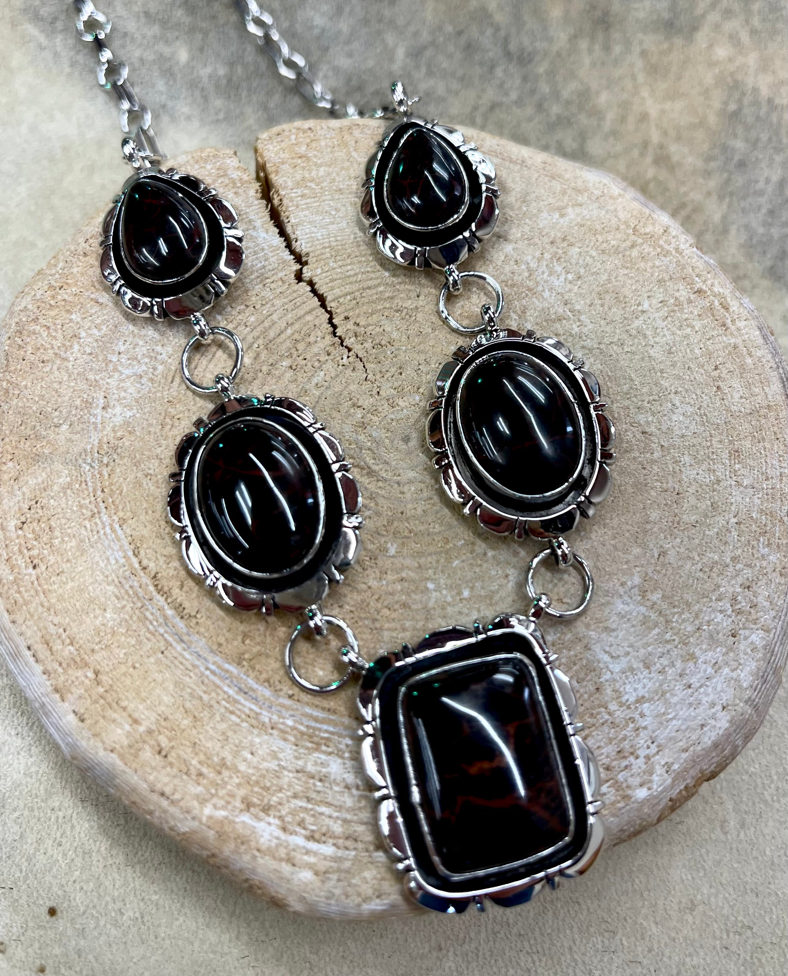 Chaco's Agate Station Necklace