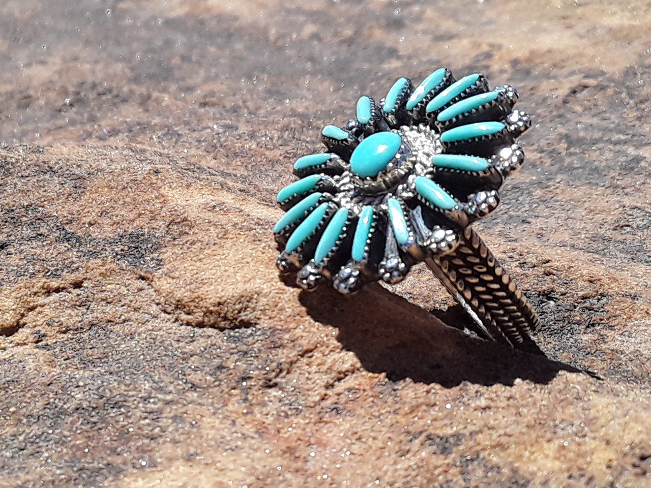 ZUNI NEEDLEPOINT DISC RING