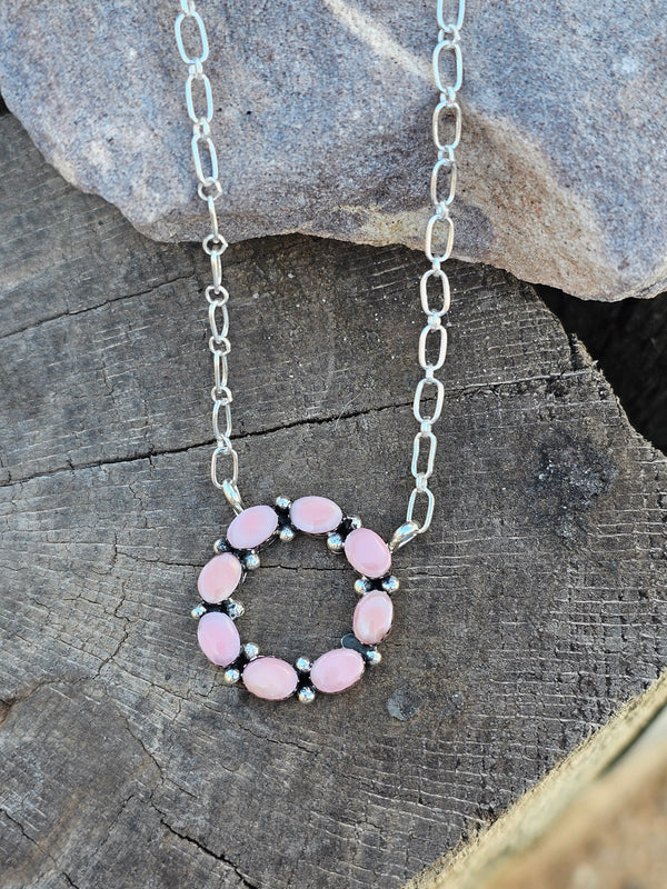 Eternity Circle Pink Conch Pendant