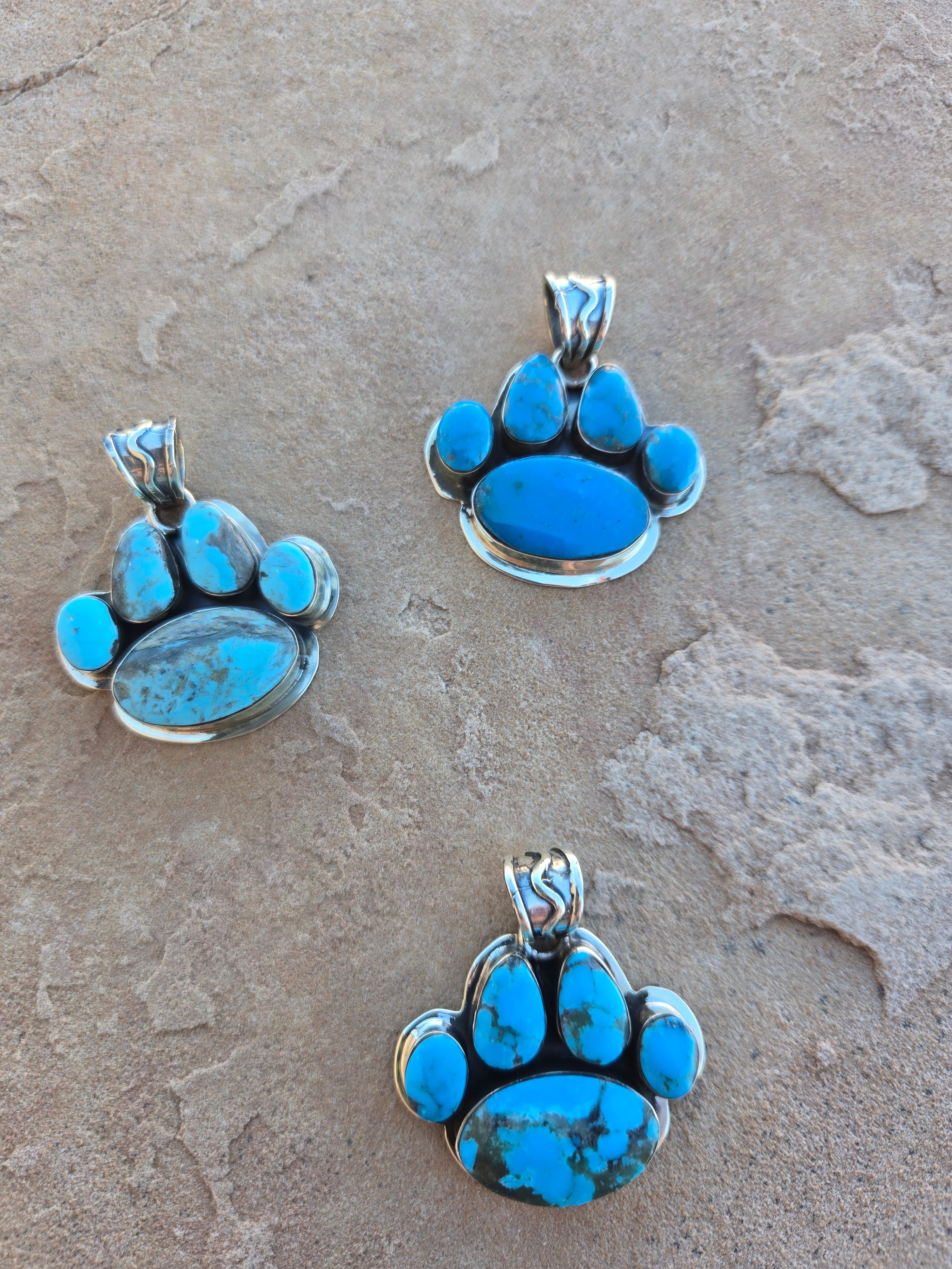 Paw Pretty Pendant