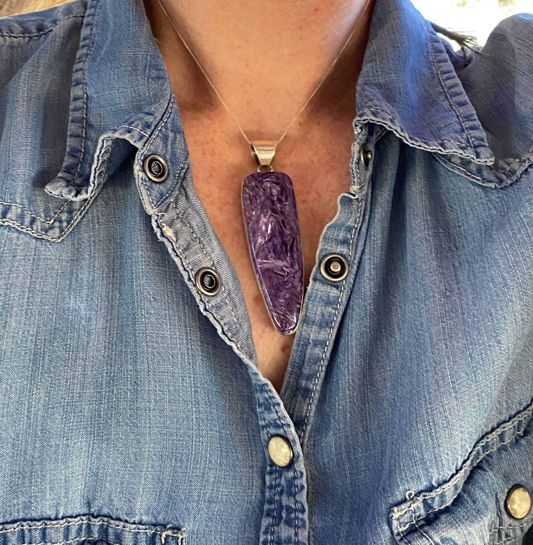 Sleek Chariote Necklace From The Rodgers Collection