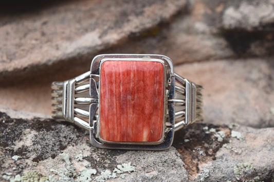 VINTAGE RED SPINEY SQUARE CUFF