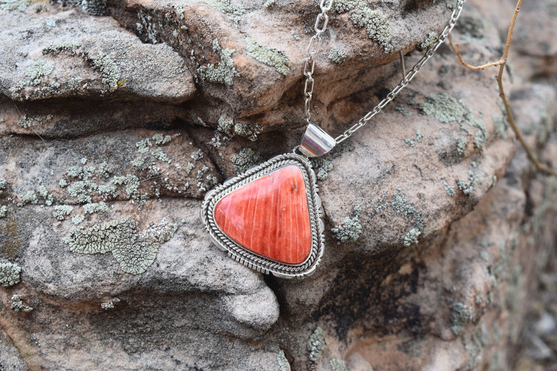 VINTAGE RED SPINEY TRIANGLE NECKLACE