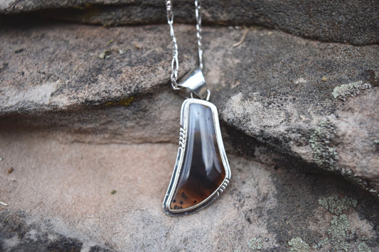 AGATE NECKLACE FROM THE RODGERS COLLECTION