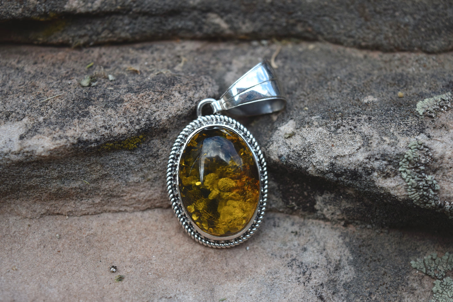 AMBER ROPED PENDANT FROM THE RODGERS COLLECTION