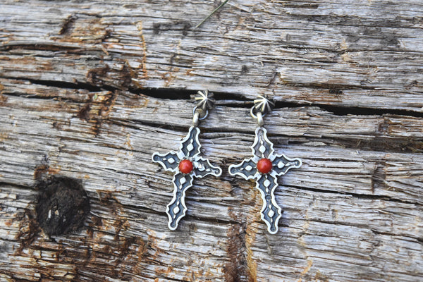 VINTAGE MEDITERRANEAN CORAL DANGLE EARRINGS FROM THE RODGERS COLLECTION