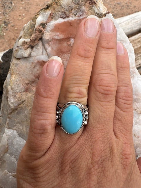 What a  Beauty Oval RIng
