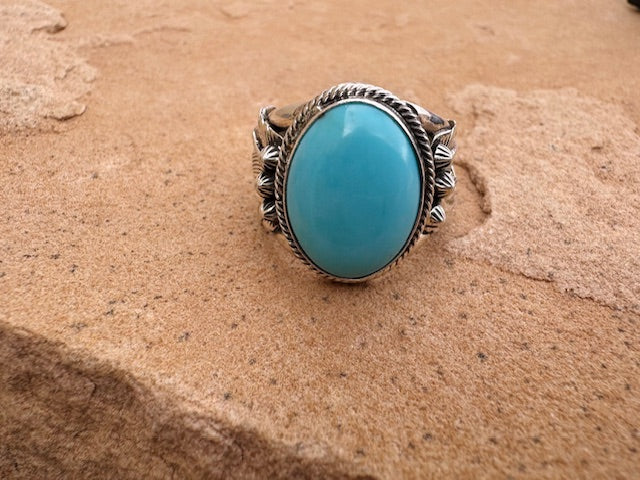 What a  Beauty Oval RIng