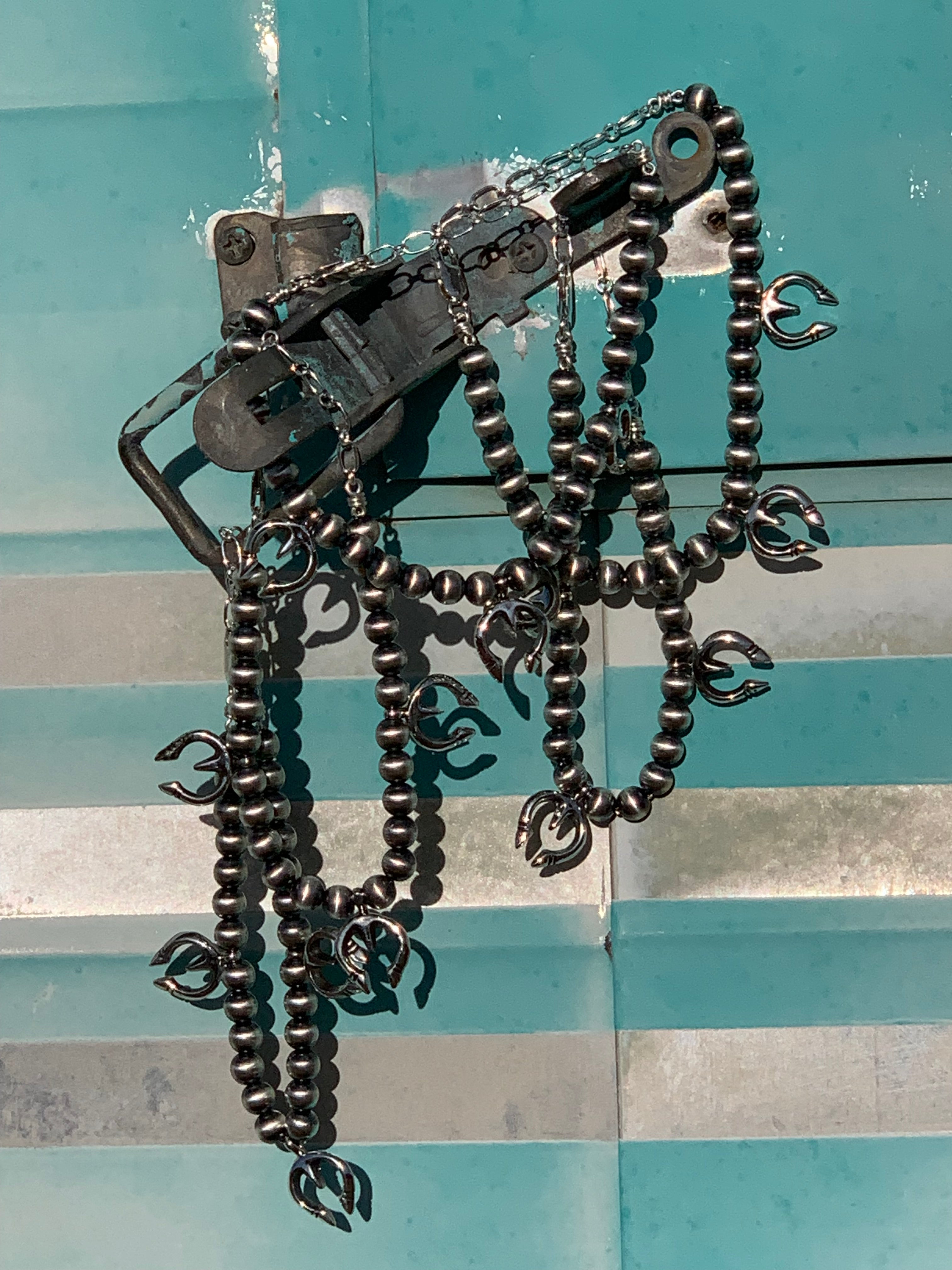 Little Navajo Pearl Naja Bracelet