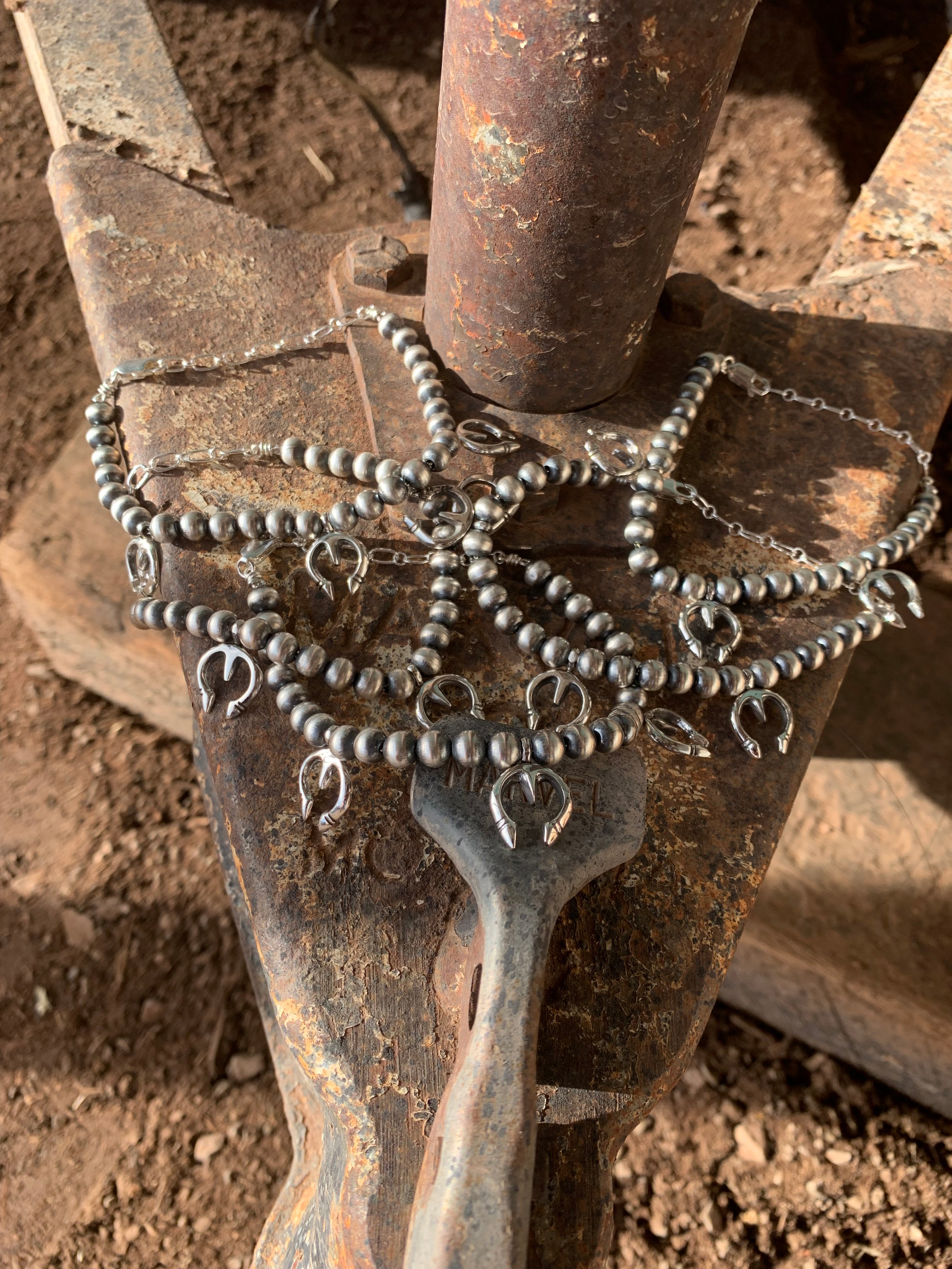 Little Navajo Pearl Naja Bracelet