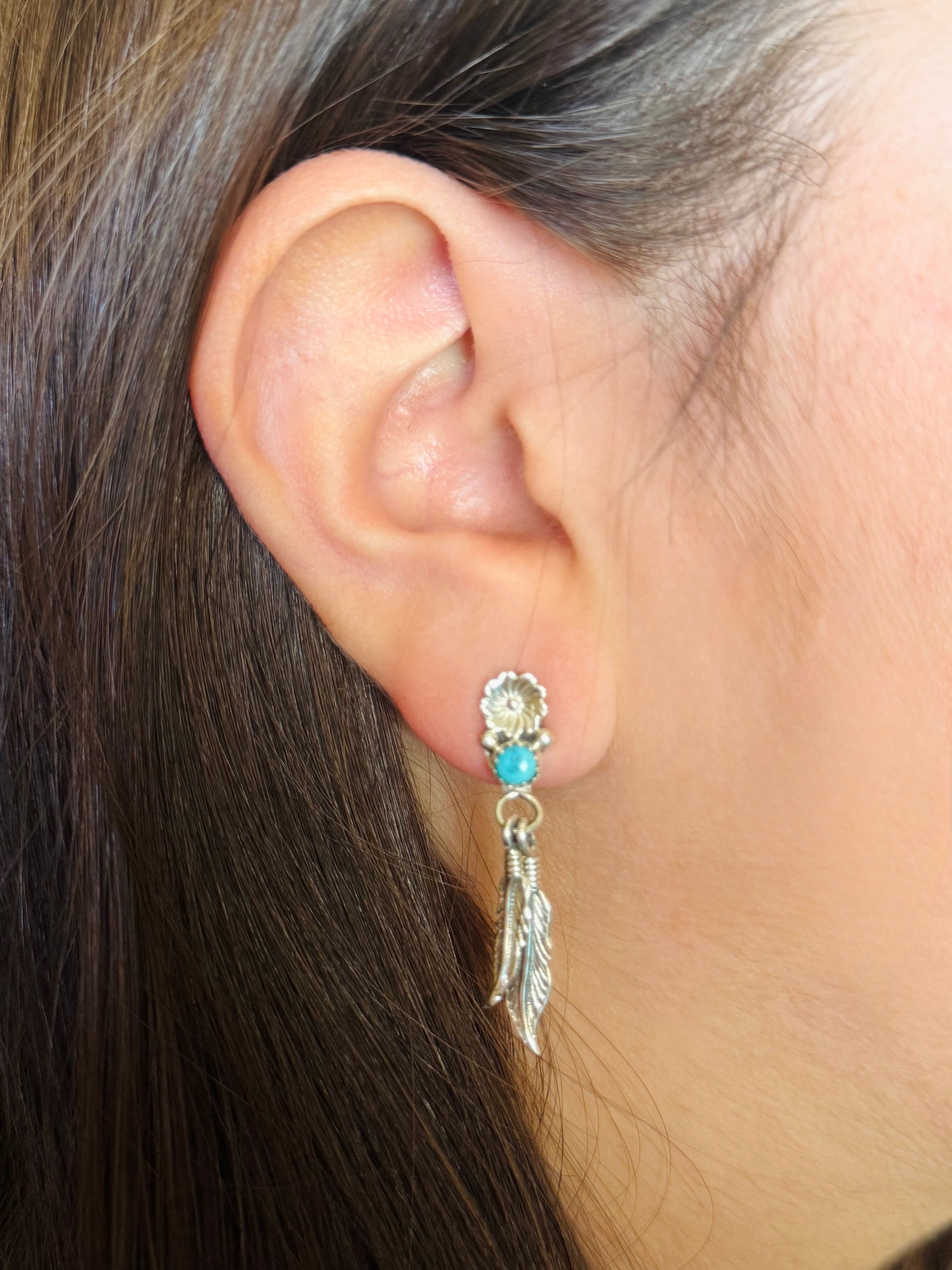 Dangling Feathers Earring