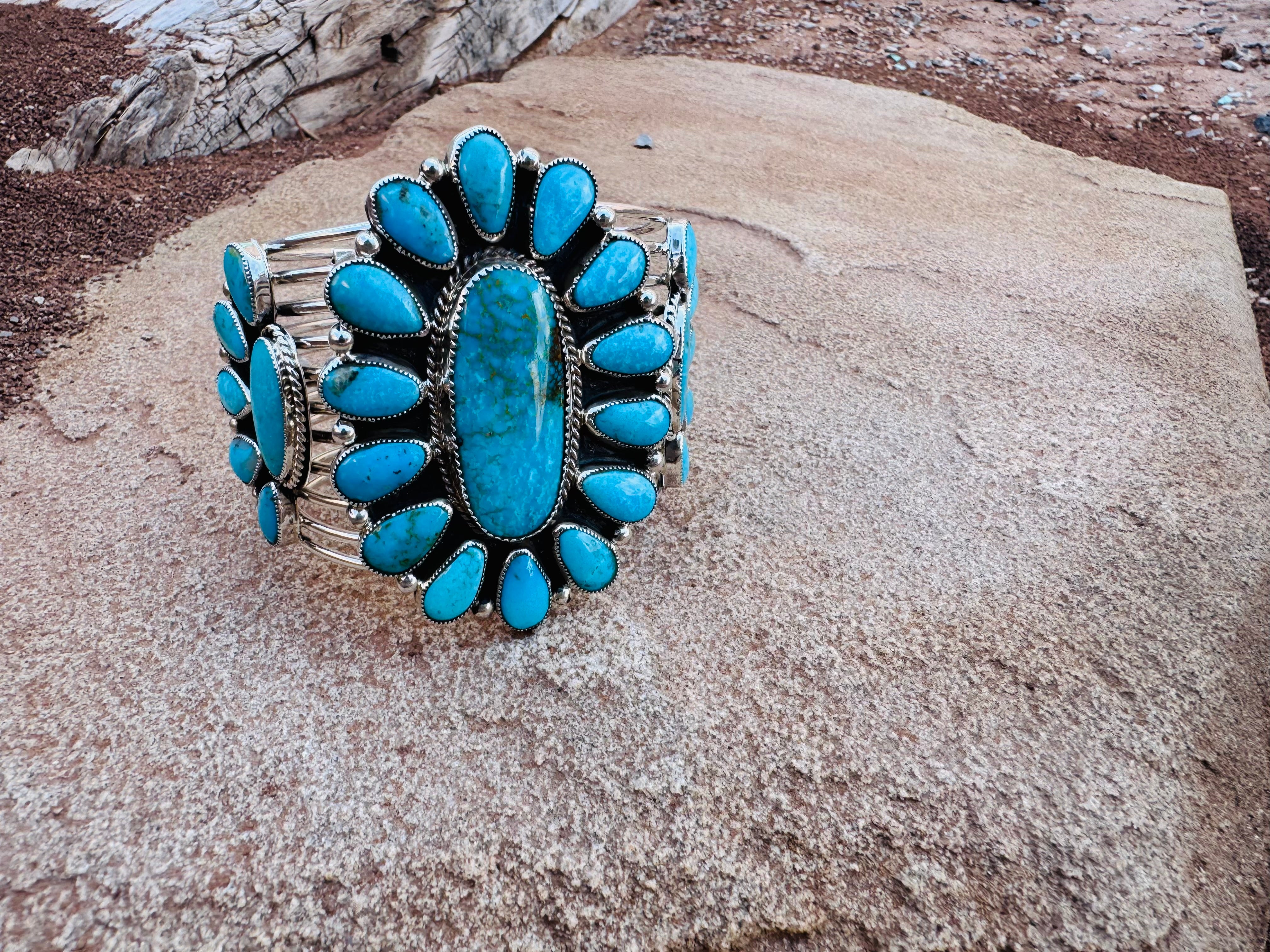 Large Oval Cluster Cuff