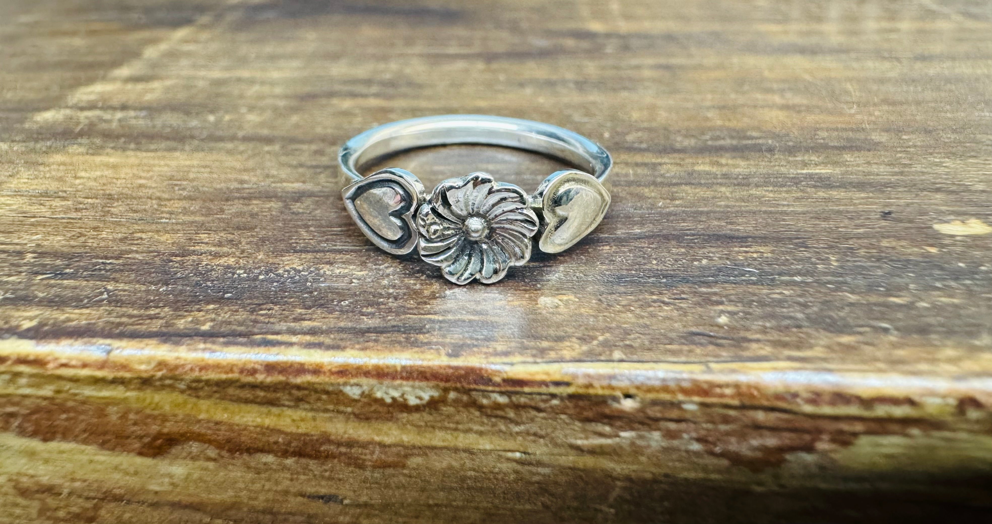 Chaco Canyon Heart Flower Ring