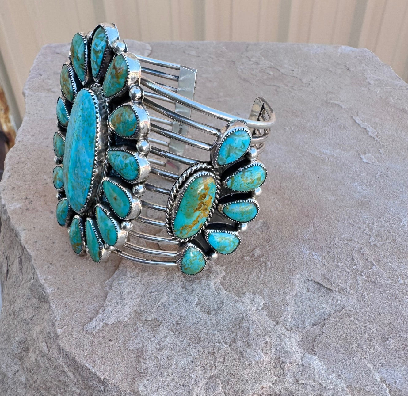 Large Oval Cluster Cuff