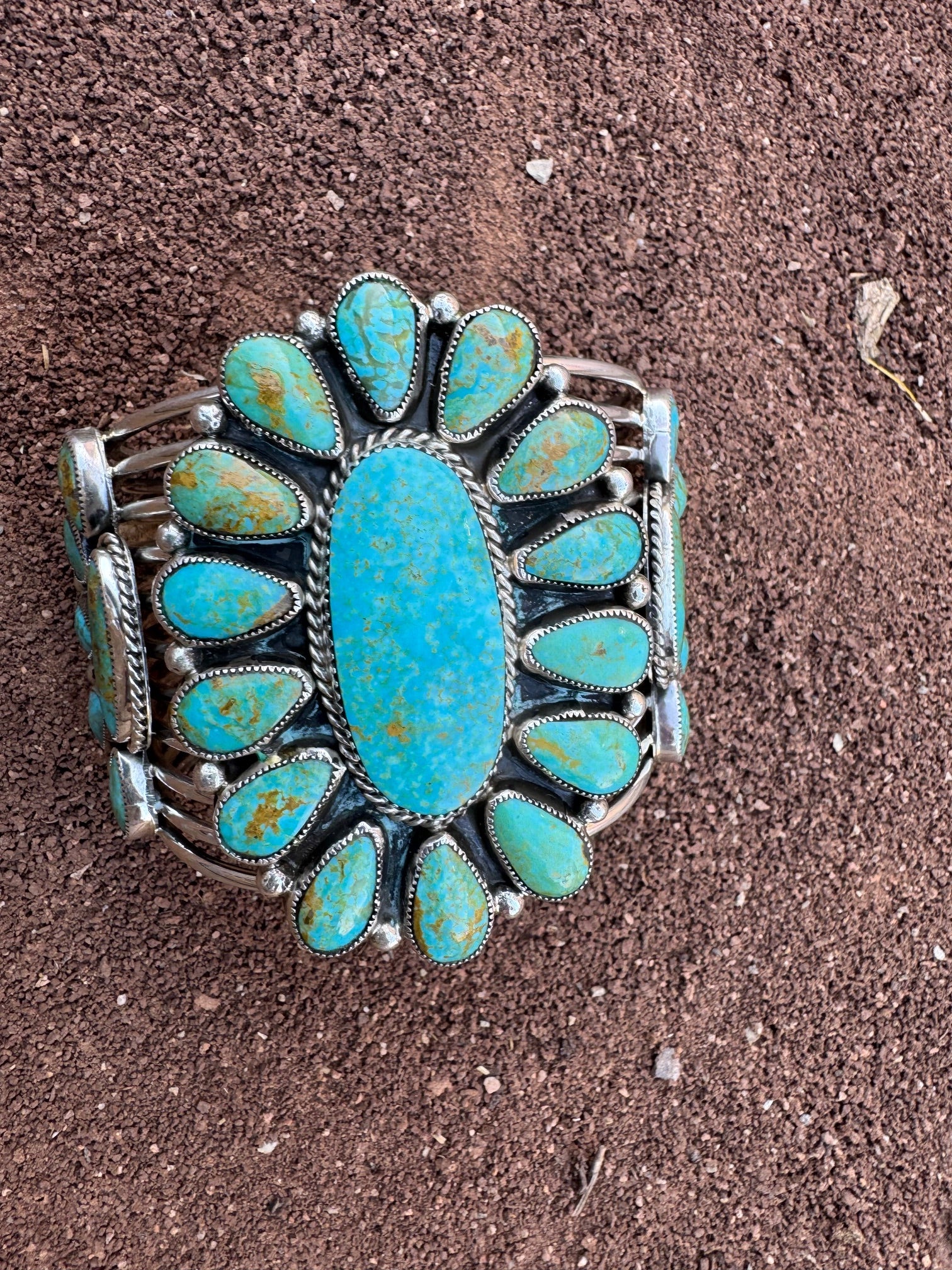 Large Oval Cluster Cuff