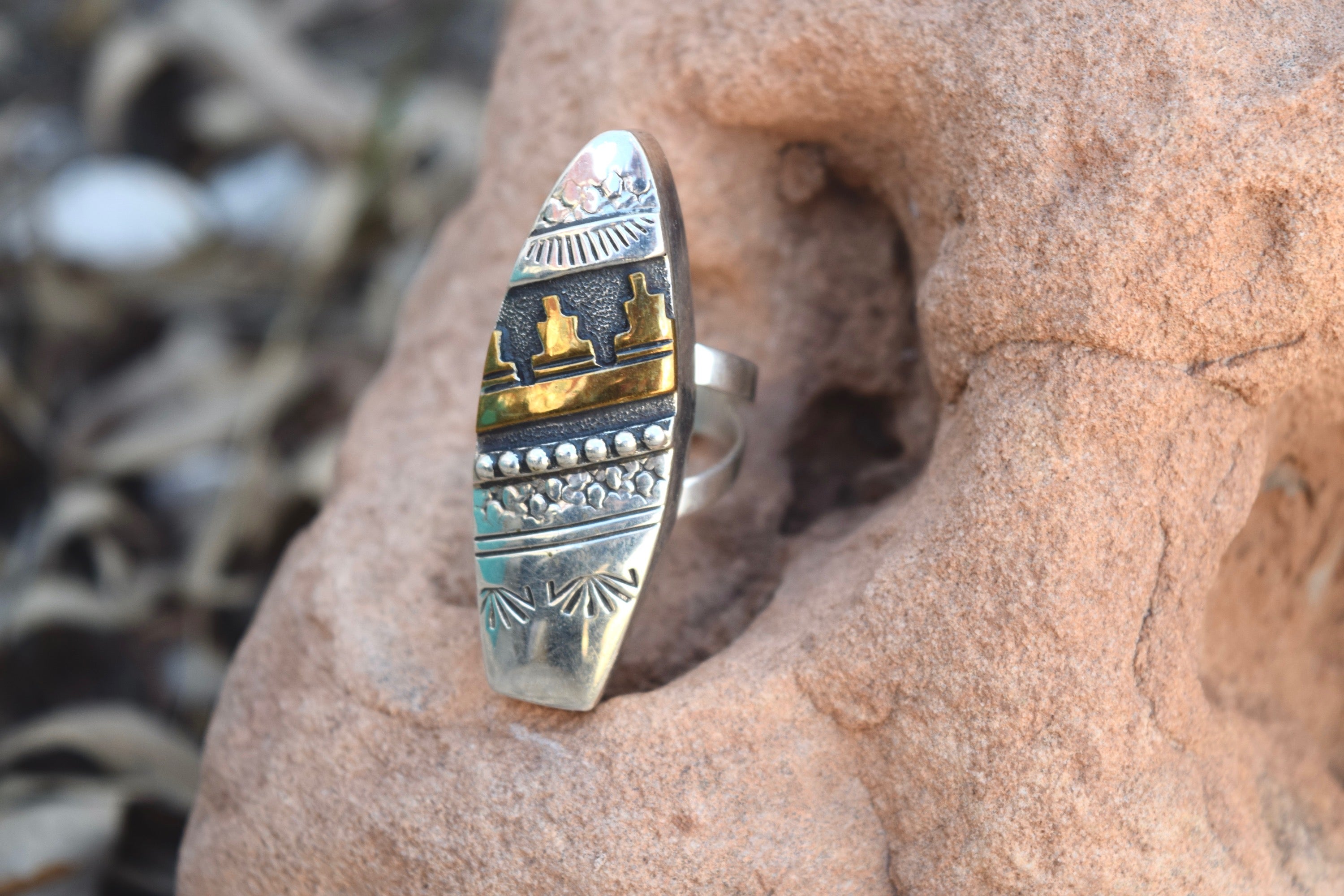 VINTAGE POTTERY RING FROM THE RODGERS COLLECTION