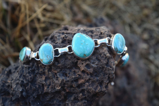 GREENISH BLUE KINGMAN TURQUOISE CONNECTION BRACELET FROM THE RODGERS COLLECTION