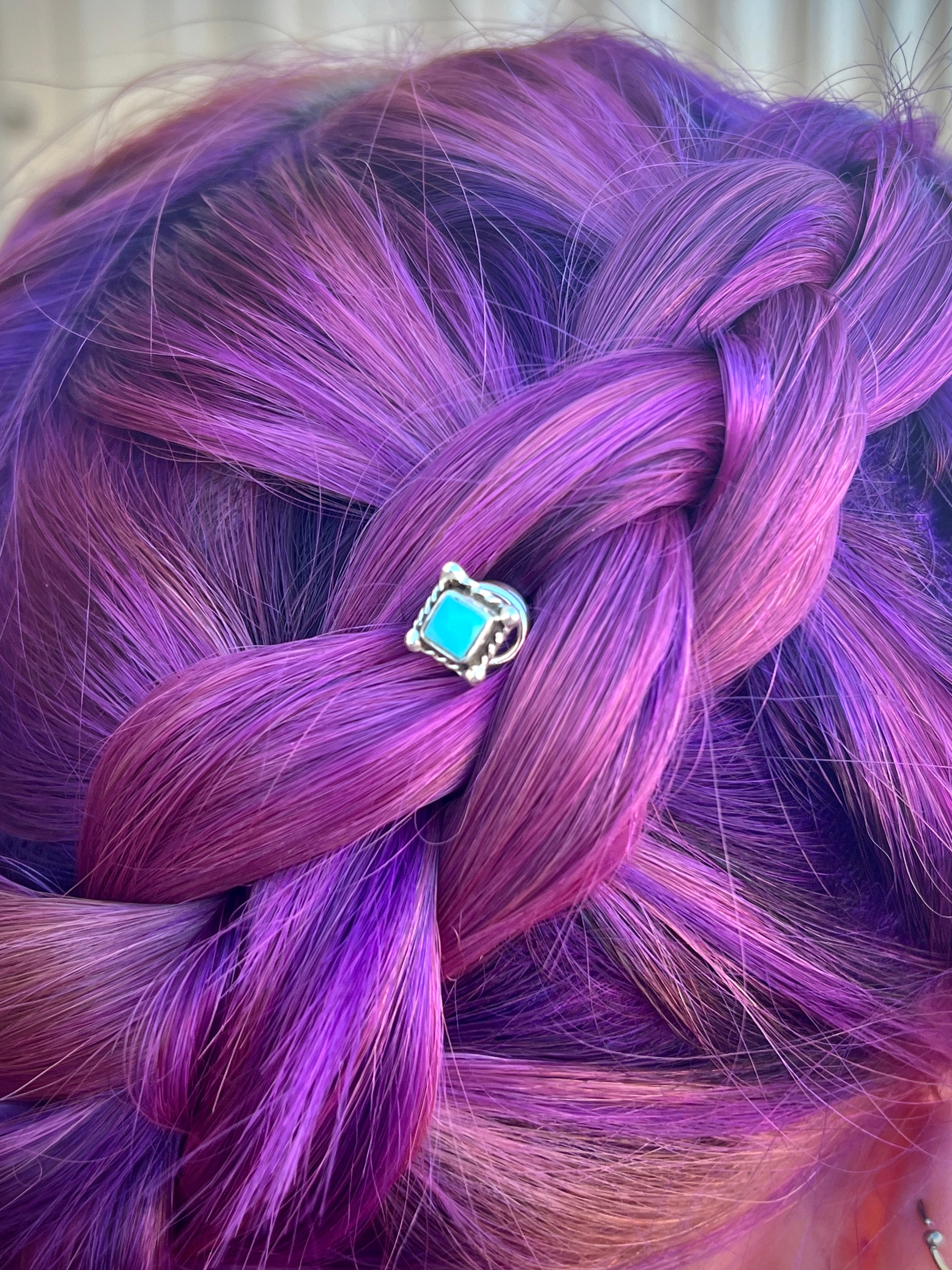 Pop of Turquoise in my Hair!