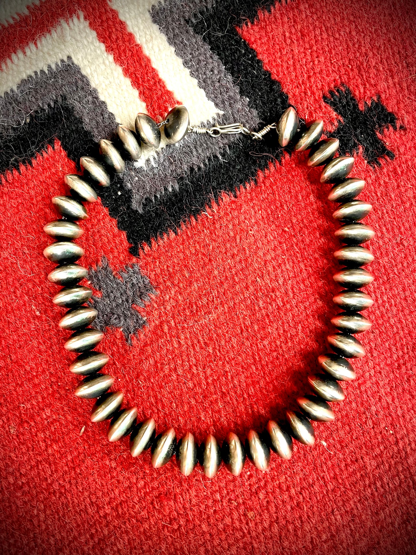 Navajo Pearl 16" Bead Necklace
