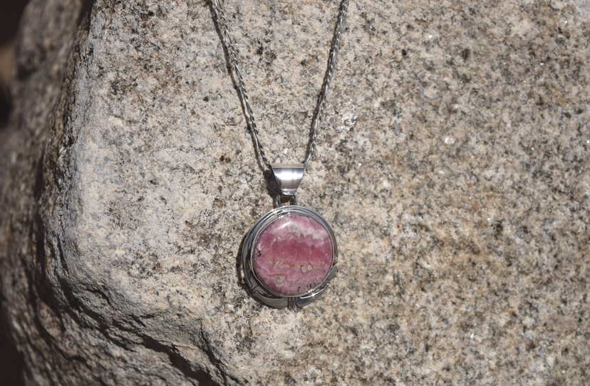 CIRCLE RHODOCHROSITE NECKLACE FROM THE RODGERS COLLECTION