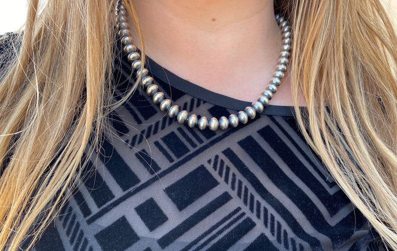 Navajo Pearl 20" Bead Necklace