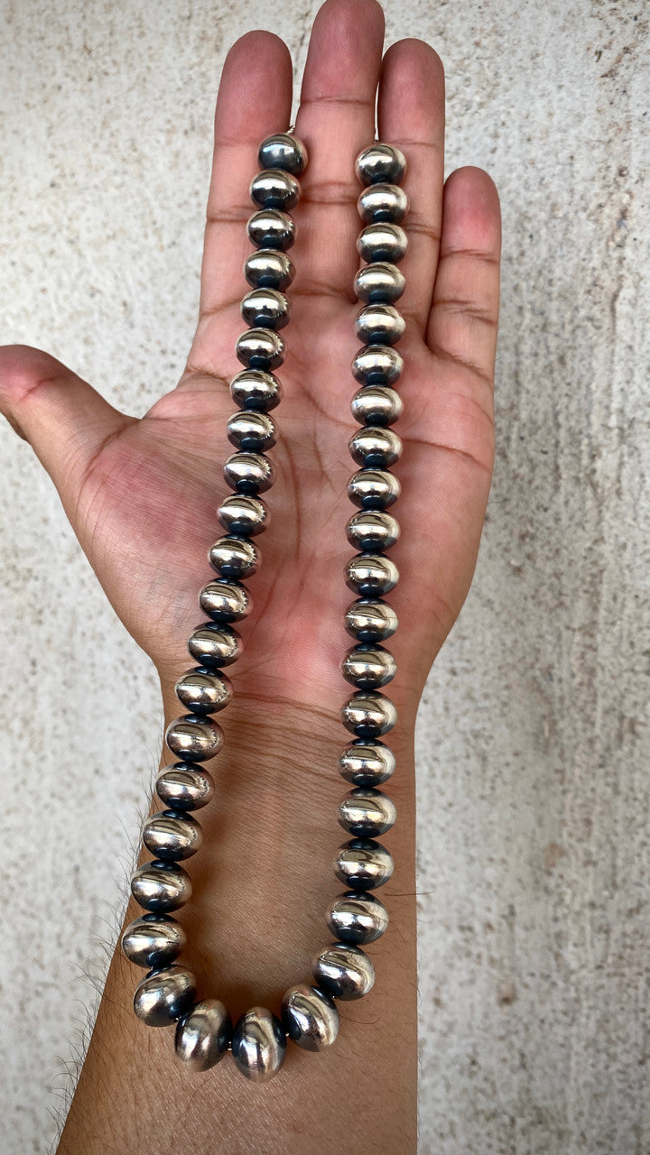 20" Plain Navajo Pearls